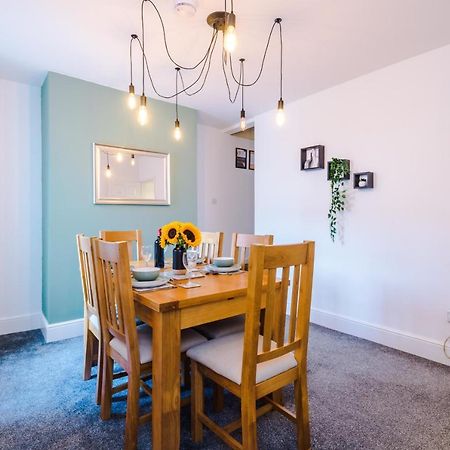 Chester City Centre Cottage: Spacious 2-Bed for 6 Exterior photo