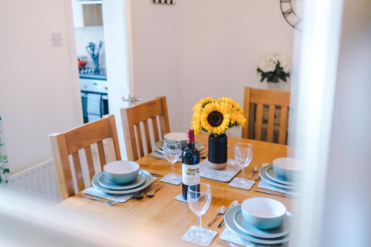 Chester City Centre Cottage: Spacious 2-Bed for 6 Exterior photo