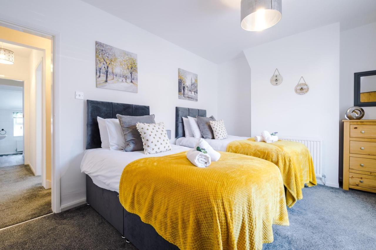 Chester City Centre Cottage: Spacious 2-Bed for 6 Exterior photo