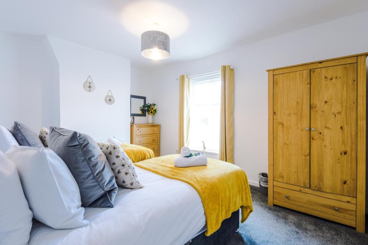 Chester City Centre Cottage: Spacious 2-Bed for 6 Exterior photo